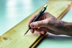 Pica 7070 Fine Dry Markeerpotlood 20 Pica 7070 Fine Dry Markeerpotlood -Hyunda Hulpmiddel Winkel 7070 fine dry use 1 print.jpg 1200x600 4286debc88