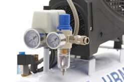 HBM 30 Liter Professionele Low Noise Compressor - Model 2 -Hyunda Hulpmiddel Winkel hbm 014 179.jpg 1200x600 e95dbebc88