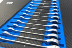 HBM 13 Delige Ring, Ratel, Steeksleutelset INCH In Carbon Foam Inlay Voor Gereedschapswagen 11 HBM 13 Delige Ring, Ratel, Steeksleutelset INCH In Carbon Foam Inlay Voor Gereedschapswagen -Hyunda Hulpmiddel Winkel hbm 2079 1.jpg 1200x600 75ac2ebc88