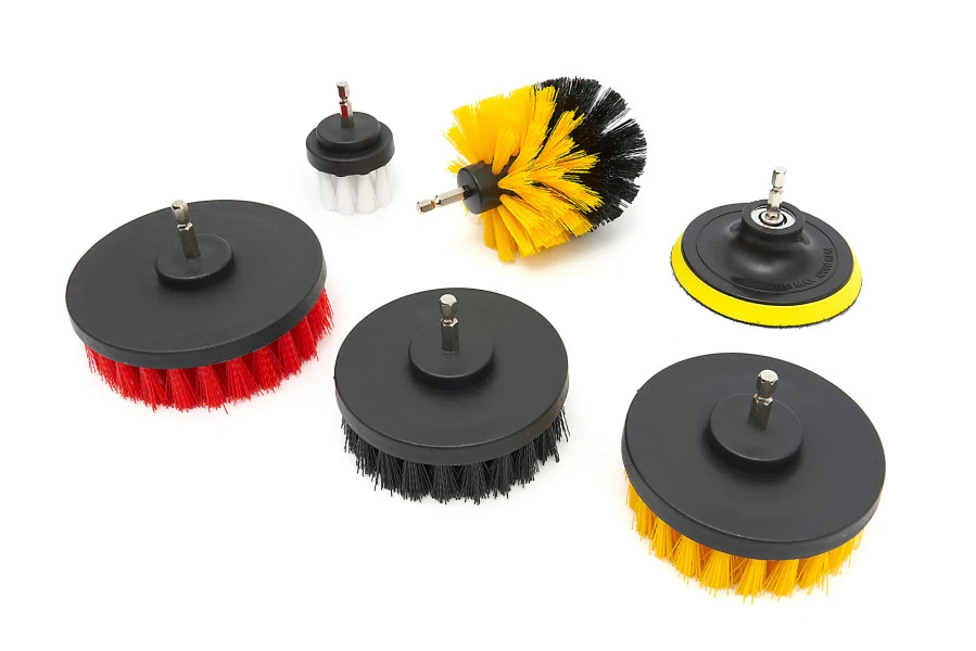 HBM 16 Delige Schoonmaak / Polijst En Schuurset Voor In De Boormachine 1 HBM 16 Delige Schoonmaak / Polijst En Schuurset Voor In De Boormachine