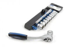 Hyundai 12 Delige Dopsleutel Sets CrV Kunststof Houder 13 Hyundai 12 Delige Dopsleutel Sets CrV Kunststof Houder -Hyunda Hulpmiddel Winkel hbm 477 1.jpg 1200x600 84680ebc88