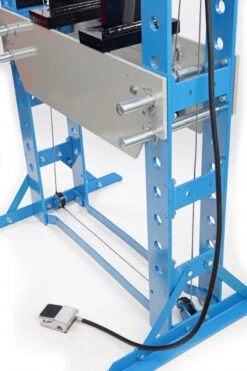 HBM 75 Ton Hydraulische En Pneumatische Raamwerkpers / Werkplaatspers 9 HBM 75 Ton Hydraulische En Pneumatische Raamwerkpers / Werkplaatspers -Hyunda Hulpmiddel Winkel hbm p 0318.jpg 1200x600 f9513ebc88