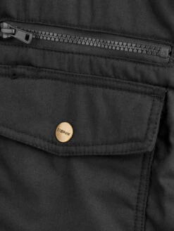 Storvik Pocket Bodywarmer Zwart -Hyunda Hulpmiddel Winkel pocket black 0005 detail.jpg 1200x600 56a14ebc88