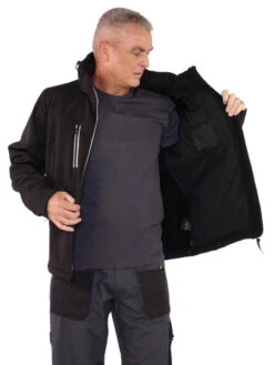 Clive Softshell Werkjas Zwart 9 Clive Softshell Werkjas Zwart -Hyunda Hulpmiddel Winkel storvik softshell werkjas winter zwart clive detail.jpg 1200x600 01ccbebc88